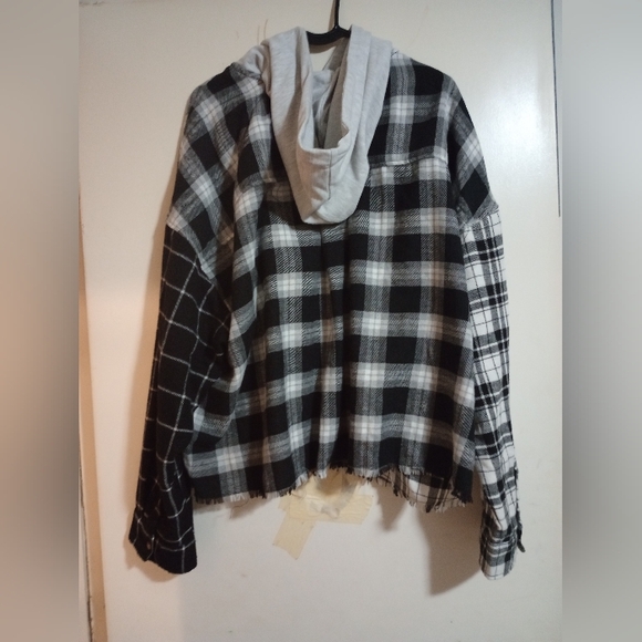 Rue 21+ Crop plaid shirt - Picture 3 of 4